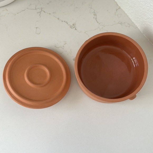 Terracotta Container - Picture 3 of 4